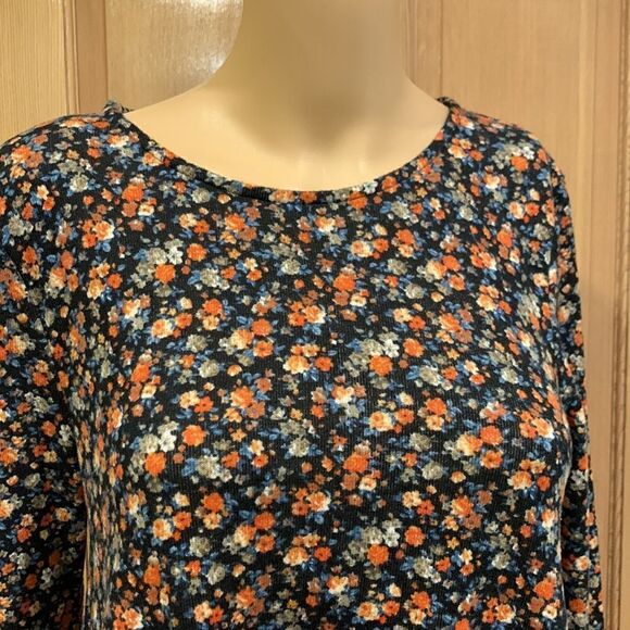 NWT Boohoo Lara Ditsy Brushed Knit Floral Swing Dress size 6 - Picture 2 of 5